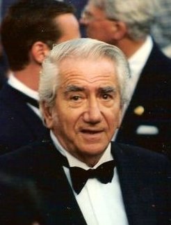 Daniel Gélin in den 1990er Jahren auf dem Filmfestival in Cannes; Quelle: Wikipedia bzw. Wikimedia Commons; Ausschnitt eines Originalfotos von  Georges Biard (Urheber); Lizenz CC-BY-SA 3.0.