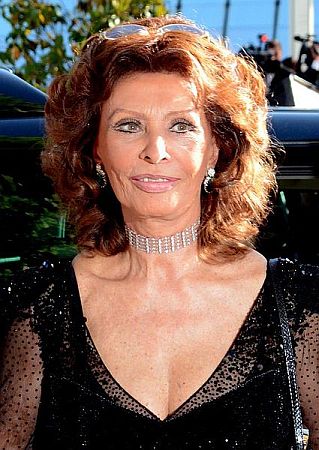 Sophia Loren im Mai 2014 bei den "Internationalen Filmfestspielen von Cannes": Quelle: Wikimedia Commons; Urheber: Georges Biard;  Lizenz CC-BY-SA 3.0