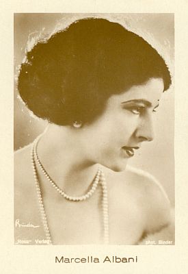 Marcella Albani, fotografiert von Alexander Binder (18881929); Quelle: virtual-history.com; Lizenz: gemeinfrei