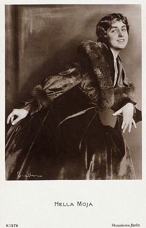  Hella Moja vor 1929 auf einer Fotografie von Alexander Binder (18881929); Quelle: filmstarpostcards.blogspot.com; Photochemie-Karte Nr. 1376; Lizenz: gemeinfrei