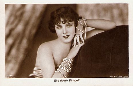 Elisabeth Pinajeff vor 1929; Urheber: Alexander Binder (18881929); Quelle: filmstarpostcards.blogspot.com; Ross-Karte Nr. 3153/1; Lizenz: gemeinfrei