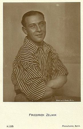 Friedrich Zelnik vor 1929; Urheber: Alexander Binder (1888–1929); Quelle: filmstarpostcards.blogspot.com; Photochemie-Karte Nr. 235; Lizenz: gemeinfrei