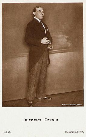 Friedrich Zelnik vor 1929; Urheber: Alexander Binder (1888–1929); Quelle: filmstarpostcards.blogspot.com; Photochemie-Karte Nr. 249; Lizenz: gemeinfrei
