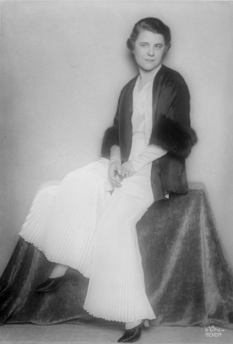 Paula Wessely 1930; Foto mit freundlicher Genehmigungder sterreichischen Nationalbibliothek (NB); Urheber: Atelier D'Ora-Benda (Madame d'Ora (18811963) / ArthurBenda (18851969); Copyright NB/Wien, Bildarchiv (Inventarnummer 205.030-D); Datierung: 03.04.1930