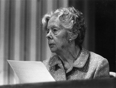 Adrienne Gessner 1973 bei der "Max-Reinhardt-Matinee" im "Theater in der Josefstadt"; Foto mit freundlicher Genehmigung der sterreichischen Nationalbibliothek (NB); Urheber/Autor: Alfred Cermak; Datierung: 09.09.1973; Copyright Alfred Cermak/ NB Wien; Bildarchiv Austria (Inventarnummer CE 120/3)