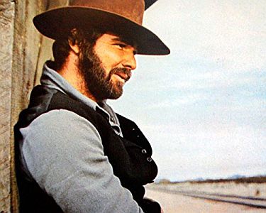 "Der Mann, der die Katzen tanzen ließ": Szenenfoto mit Burt Reynolds als Outlaw Jay Grobart; mit freundlicher Genehmigung von Pidax-Film, welche den Western Ende März 2017 auf DVD herausbrachte.