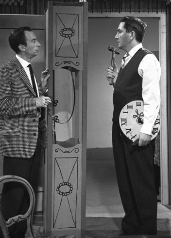 Robert Graf als Philipp Hotz mit Harry Wüstenhagen in "Die große Wut des Philipp Hotz"1)(1960), einem von PaulVerhoeven für denSWR inszenierten, knapp einstündigen Fernsehspiel nach dem gleichnamigen Theaterstück von MaxFrisch; Foto mit freundlicher Genehmigung von SWR Media Services; Copyright SWR