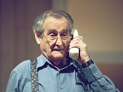 Walter Schulthei� in seiner Paraderolle des Opa in der Kom�die "An guada Rutsch"; Foto mit freundlicher Genehmigung von SWR Media Services; Copyright SWR / A. Kluge