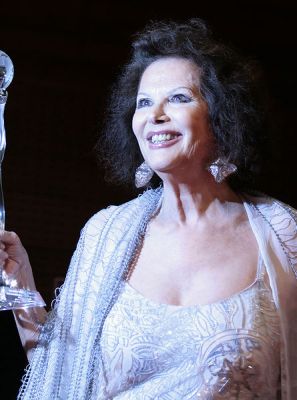 Claudia Cardinale bei den "Women�s World Awards" 2009 in der Wiener Stadthalle (Wien, &Ouml;sterreich); Quelle: Wikipedia bzw. Wikimedia Commons; Urheber: Manfred Werner���Tsui;  Lizenz CC-BY-SA 3.0.