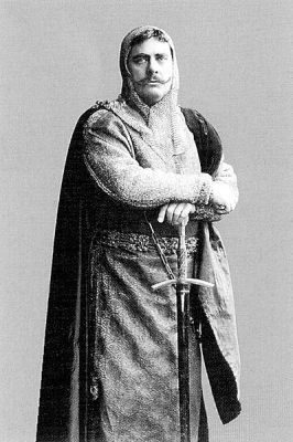 Max Devrient als "Zawisch" in Grillparzers "Knig Ottokars Glck und Ende" am Wiener "Burgtheater"; Urheber: Eugen Schfer (1862 - 1912); Quelle: Wikimedia Commons; Lizenz: gemeinfrei