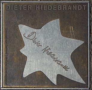 Stern Nr. 34 von Dieter Hildebrandt auf dem "Walk of Fame des Kabaretts" in Mainz; Urheber: Copyright Olaf Kosinsky; Lizenz: CC BY-SA 3.0 DE; Quelle: Wikimedia Commons