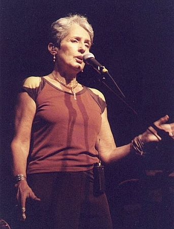 Joan Baez in "The Neighborhood Theatre", Charlotte (North Carolina) am 3. Oktober 2003; Urheber: Pat Swayne;