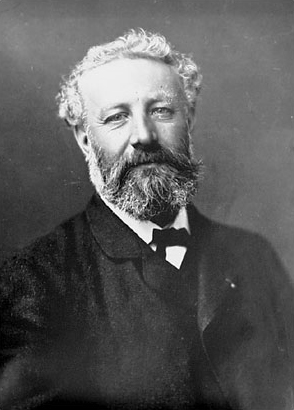 Jules Verne fotografiert von Gaspard-Flix Tournachon, Pseudonym Nadar (1820  1910); Quelle: Wikimedia Commons bzw. The Metropolitan Museum of Art; Diese Bild- oder Mediendatei ist gemeinfrei, weil ihre urheberrechtliche Schutzfrist abgelaufen ist. Dies gilt für die Europäische Union, die Vereinigten Staaten, Australien und alle weiteren Staaten mit einer gesetzlichen Schutzfrist von 70 Jahren nach dem Tod des Urhebers.