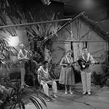 Die "Kilima Hawaiians" Ende September 1959; Urheber: AVRO; Quelle: Beeld en Geluidwiki - Gallery: Van A tot Z bzw. Wikipedia / Wikimedia Commons; Lizenz: CC-by-SA 3.0 (Licentie afbeeldingen Beeld en Geluidwiki)