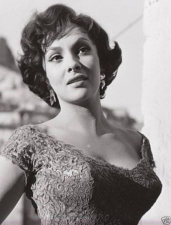 Gina Lollobrigida in den 1960er Jahren; Urheber: Ivo Bulanda; Lizenz: CC BY-SA 3.0; Quelle: Wikimedia Commons