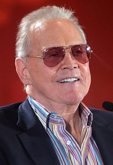 Lee Majors 2016 beim "Phoenix Comicon" in Phoenix (Arizona); Urheber: Gage Skidmore; Quelle: Wikinmedia Commons; Lizenz: CC BY-SA 3.0 Deed