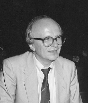 Friedrich Nowotny im Juni 1985 bei einer Veranstaltung in Rheinbach; Urheber: Elke Wetzig (Elya); Lizenz: CC-BY-SA-3.0); Quelle: Wikipedia bzw. Wikimedia Commons