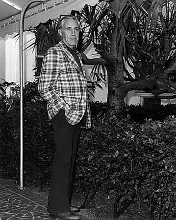 Jason Robards ca. 1975 in "Lago Mar", Fort Lauderdale (Florida); Quelle: Florida MemoryThe State Archives of Florida (Florida Photographic Collection, Bild-Nr.: PR21627); bzw. www.flickr.com / Wikimedia Commons; Urheber: Roy Erickson / State Library and Archives of Florida; Angaben zur Lizenz: www.floridamemory.com/disclaimer bzw. www.flickr.com/commons/usage