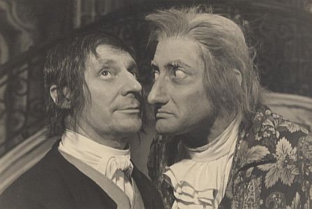 Szene mit Ernst Barthels (l.) und Rudolf Vogel in der Komdie "Der Geizige" von Molire, 1939 fotografiert von Hanns Holdt (18871944); Quelle: Wikimedia Commons; Lizenz: gemeinfrei