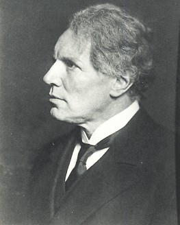 Ludwig Wüllner um 1910 auf einer Fotografie von Nicola Perscheid (1864–1930); Quelle: Wikimedia Commons bzw. Wikipedia