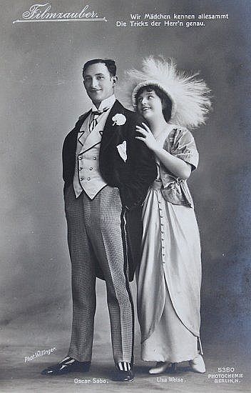 Oscar Sabo und Lisa Weise auf einer Künstlerkarte zu "Filmzauber",fotografiert von Wilhelm Willinger (1879–1943); Lizenz: gemeionfrei