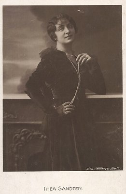 Thea Sandten fotografiert von Wilhelm Willinger (1879 – 1943); Photochemiekarte K 1456