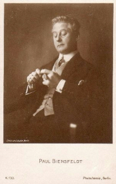 Paul Biensfeldt vor 1929; Urheber bzw. Nutzungsrechtinhaber: Alexander Binder (1888 – 1929); Quelle: www.cyranos.ch