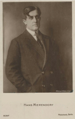 Hans Mierendorff vor 1929; Urheber bzw. Nutzungsrechtinhaber: Alexander Binder (1888 – 1929); Quelle: www.cyranos.ch