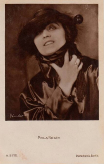 Pola Negri vor 1929; Urheber: Alexander Binder (18881929); Quelle: www.cyranos.ch; Lizenz: gemeinfrei