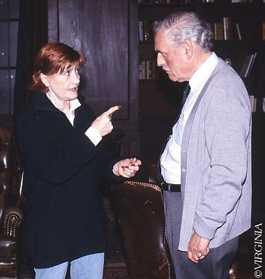 Szenenfoto mit Klaus Höhne aus "Patt oder Spiel der Knige", Ende der 1980er Jahre auch aufgefhrt im "Theater Haus im Park" in Hamburg-Bergedorf; Copyright Virginia Shue 