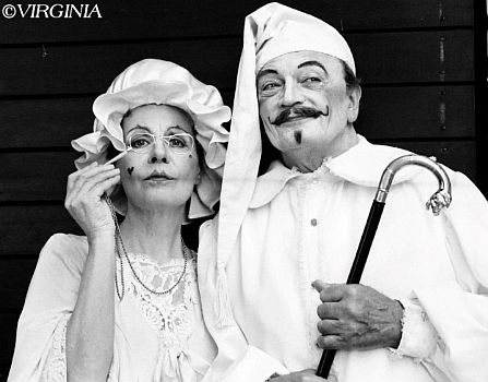 Eva-Ingeborg Scholz mit Joachim Rake in "George Dandin" von Molière; (Tourneetheater 1985), Copyright Virginia Shue