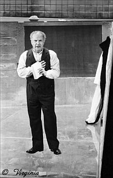 Traugott Buhre in FAUST I (Bild 3); Copyright Virginia Shue