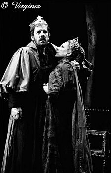 Hannelore Hoger 1984 als Lady Macbeth (03) mit Peter Striebeck; Copyright Virginia Shue
