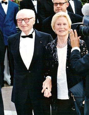Michèle Morgan mit Ehemann Gérard Oury (1919 – 2006) im Jahre 2001; Quelle: Wikipedia bzw. Wikimedia Commons; Urheber: Georges Biard; Lizenz CC-BY-SA 3.0.