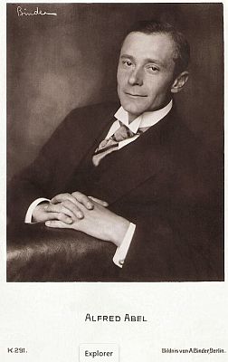 Alfred Abel vor 1929 auf einer Photochemie-Karte (Nr. K. 291); Urheber: Alexander Binder (1888–1929); Lizenz: gemeinfrei