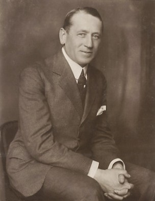 Eugen Burg um 1920; Urheber Alexander Binder (1888 – 1929); Quelle: Wikimedia Commons bzw. Wikipedia; Photochemie-Karte Nr. 296; Lizenz: gemeinfrei