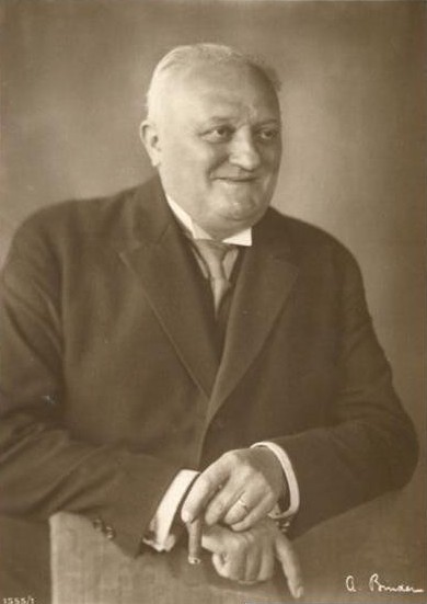 Wilhelm Diegelmann circa 1927; Urheber: Alexander Binder (1888–1929); Quelle: Wikipedia; Ross-Karte Nr. 1555 (Ausschnitt); Lizenz: gemeinfrei