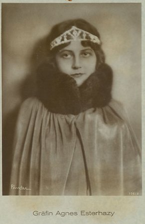 Agnes Esterházy vor 1929; Urheber bzw. Nutzungsrechtinhaber: Alexander Binder (1888 – 1929); 