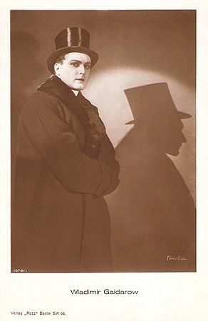 Wladimir Gaidarow vor 1929; Urheber: Alexander Binder (1888– 1929); Quelle: filmstarpostcards.blogspot.de bzw. www.flickr.com; Ross-Karte Nr. 1978/1; Lizenz: gemeinfrei