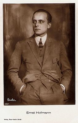 Ernst Hofmann vor 1929; Urheber: Alexander Binder (1888-1929); Quelle: filmstarpostcards.blogspot.de; Ross-Karte Nr. 528/1; Lizenz: gemeinfrei