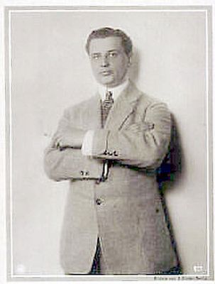 Curt Lucas vor 1923; Urheber: Alexander Binder1) (1888–1929); Quelle: Wikimedia Commons; Lizenz: gemeinfrei)