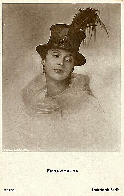 Erna Morena vor 1929; Urheber: Alexander Binder (1888-1929); Photochemie-Karte Nr. 1738; Quelle: filmstarpostcards.blogspot.com; Lizenz: gemeinfrei