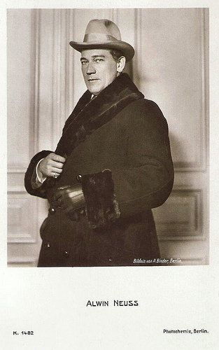 Alwin Neuß vor 1929; Urheber: Alexander Binder (1888–1929); Quelle: filmstarpostcards.blogspot.com; Photochemie-Karte 1482; Lizenz: gemeinfrei