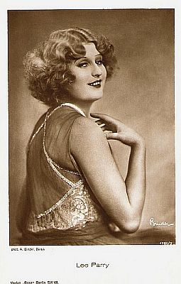 Lee Parry vor 1929; Urheber: Alexander Binder (18881929); Quelle: filmstarpostcards.blogspot.com; Ross-Karte Nr. 1781/3; Lizenz: gemeinfrei