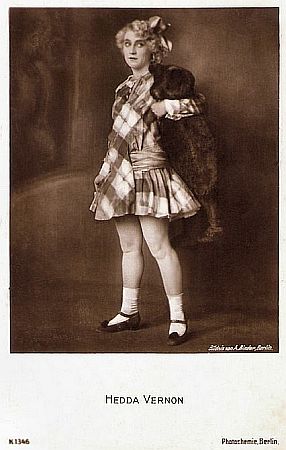 Hedda Vernon vor 1929; Urheber: Alexander Binder (1888–1929); Quelle: filmstarpostcards.blogspot.com; Photochemie-Karte Nr. 1346; Lizenz: gemeinfrei