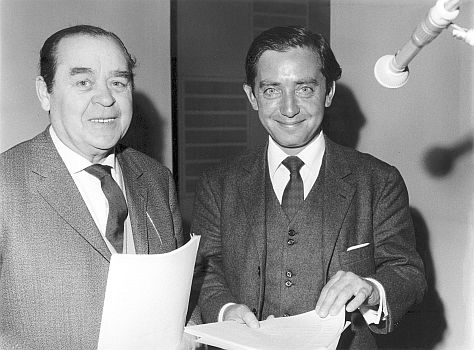 Hans Clarin mit Alfred Pongratz im Hörspielstudio während der Aufnahmen zur Serie "Meister Eder und sein Pumuckl"; Foto Verfügung gestellt vom Bayerischen Rundfunk (BR); Copyright BR/Fred Lindinger