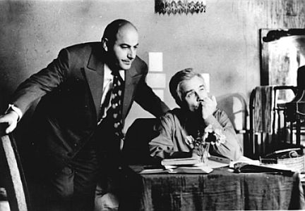 Szenenfoto Manfred Krug und Armin Mueller-Stahl in "Die Verschworenen" (1971); Quelle: Deutsches Bundesarchiv, Digitale Bilddatenbank, Foto: Bild 183-K0911-030; Datierung: 11.1971 / Lizenz CC-BY-SA 3.0; Originalfoto und Beschreibung: Deutsches Bundesarchiv Bild 183-K0911-030 bzw. Wikimedia Commons; Genehmigung des Bundesarchivs zur Veröffentlichung innerhalb dieser Webpräsenz wurde am 11.10.2010 erteilt.