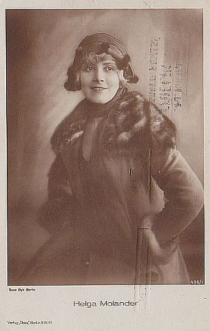Helga Molander ca. 1920 auf einer Fotografie von Suse Byk (1884–1943); Quelle: Wikimedia Commons; Lizenz: gemeinfrei