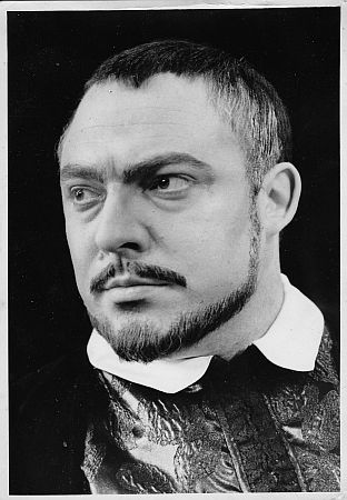 Wolfgang Dehler als Staatssekretr Antonio Montecatino in "Torquato Tasso" von Johann Wolfgang von Goethe, 1963 am "Deutschen Nationaltheater Weimar": Foto (Urheber): Gnter Dietel, mit freundlicher Genehmigung des "Theatermuseum Meiningen"; das Copyright liegt beim "Theatermuseum Meiningen"