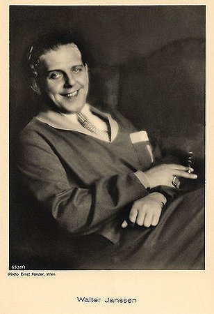 Walter Janssen um 1931/32, fotografiert von Ernst Förster (? – 1943), siehe Fotoatelier "Adèle" (Wien); Quelle: filmstarpostcards.blogspot.com; Lizenz: gemeinfrei